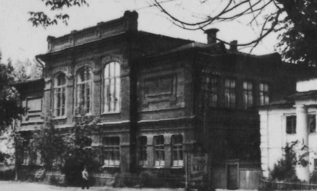 Старое здание школы.
